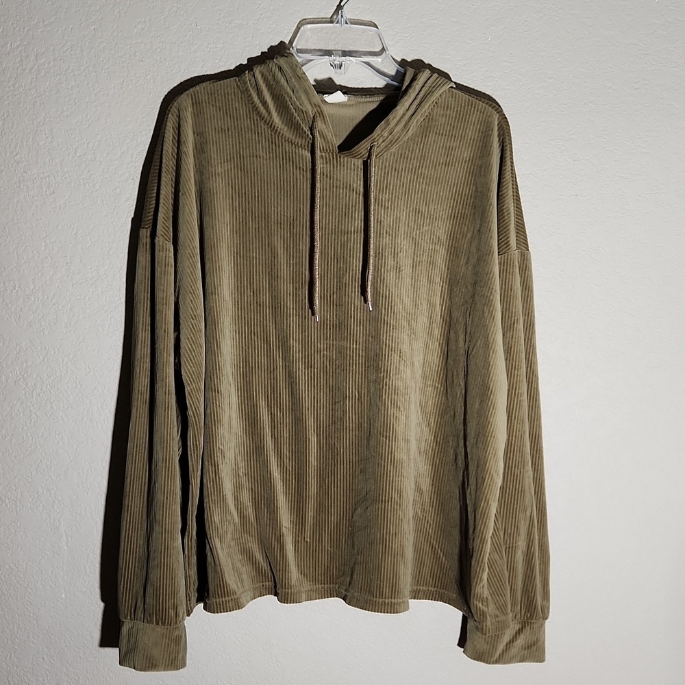Believe Womens Hoodie Shirt Size 3X Ribbed sage green vevet tunic Cropped